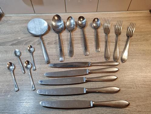 Mooi Vintage Bestek van Sola Vorken Messen ( opschep) Lepels, Antiek en Kunst, Antiek | Bestek, Verzenden