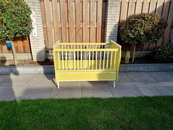 Klassiek baby/peuterbed (MDF), volledig demontabel beschikbaar voor biedingen