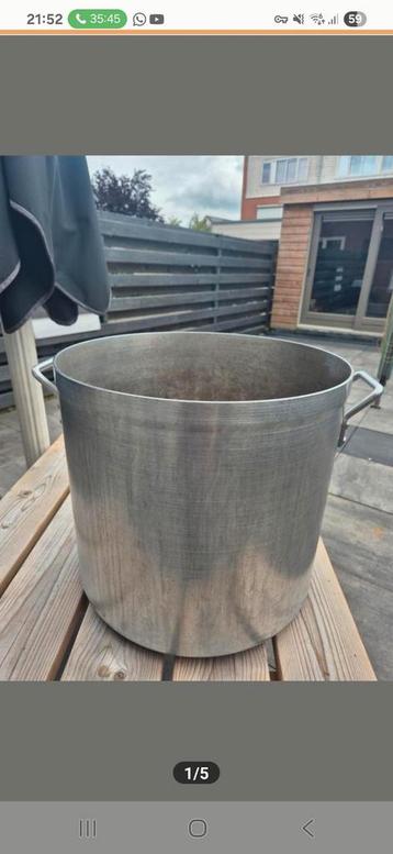 Grote pan gezocht +/- 40 cm diameter beschikbaar voor biedingen