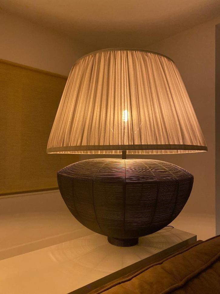 GEZOCHT lamp van DK home met kap, schemerlamp, Cravt, Huis en Inrichting, Lampen | Tafellampen, Zo goed als nieuw, 50 tot 75 cm