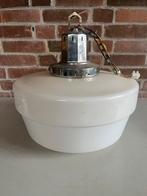 Grote melkglazen hanglamp, Huis en Inrichting, Lampen | Hanglampen, Gebruikt, Ophalen of Verzenden, Glas, Art Deco, jaren 20