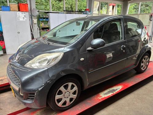 Peugeot 107 1.0 12V 5DR 2011 Grijs, Auto's, Peugeot, Particulier, Te koop, ABS, Airconditioning, Metallic lak, Radio, Benzine