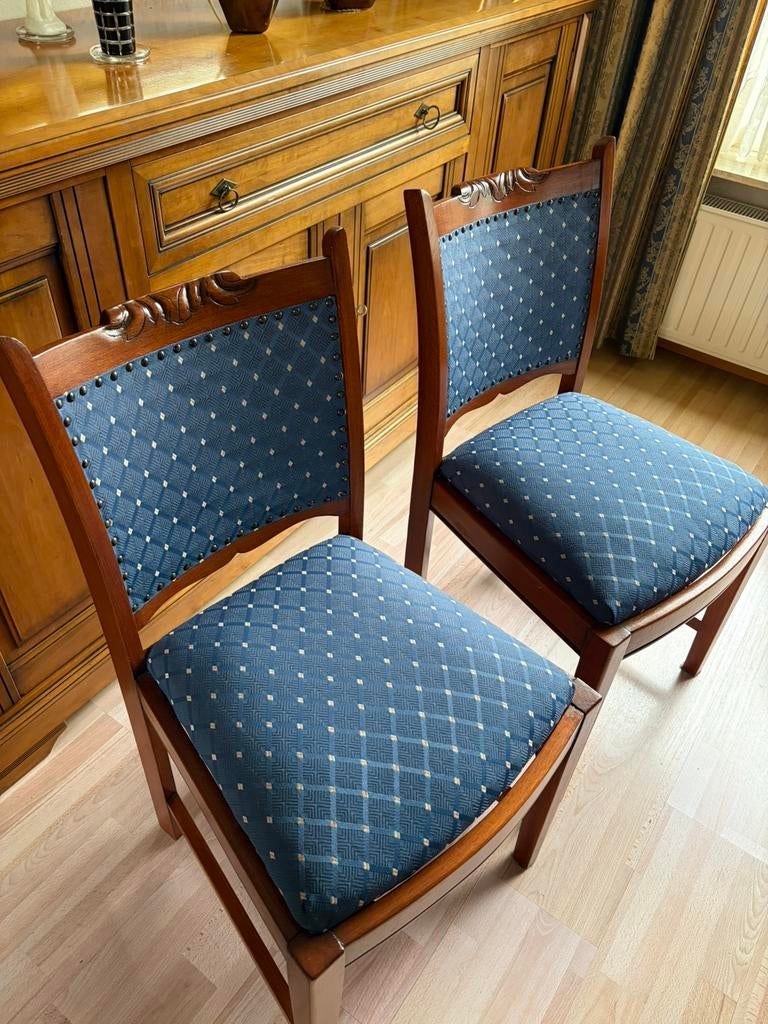 2 klassieke houten stoelen met blauwe stof, Ophalen