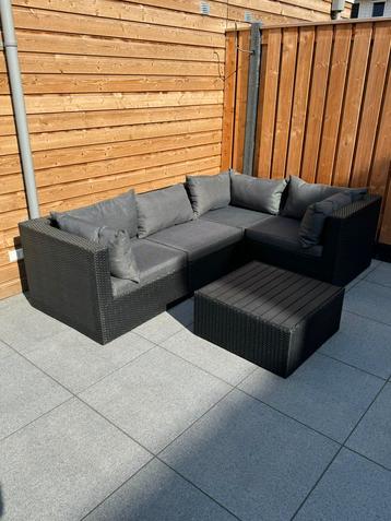 Loungeset inclusief zgan kussens beschikbaar voor biedingen