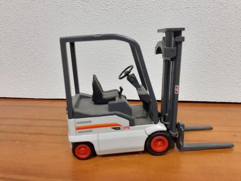 schaalmodel heftruck fiat 17.5, Hobby en Vrije tijd, Modelauto's | Overige schalen, Gebruikt, Ophalen of Verzenden
