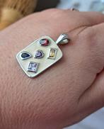 Zilveren hanger met emaille en kleurrijke stenen, Gebruikt, Overige voorstellingen, Beige, Ophalen of Verzenden