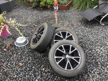Mooie motor kar met wat cocmetische pukkels beschikbaar voor biedingen