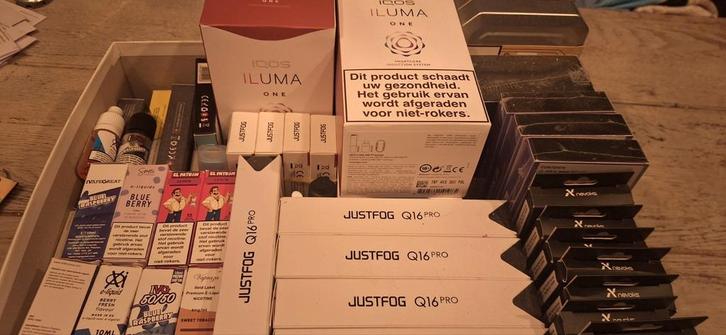 Heel veel artikelen voor in de winkel, Verzamelen, Rookartikelen, Aanstekers en Luciferdoosjes, Nieuw, Ophalen of Verzenden