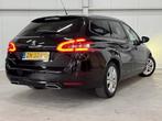 Peugeot 308 SW 1.2 PureTech Blue Lease Executive LEDER PANOD, Voorwielaandrijving, Gebruikt, 1199 cc, Zwart