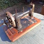 vintage naaimachine, kap + onderstel (circa 100 jaar oud), Ophalen
