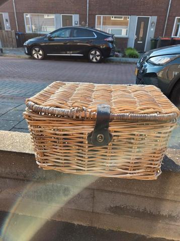 Fiets mand .  beschikbaar voor biedingen