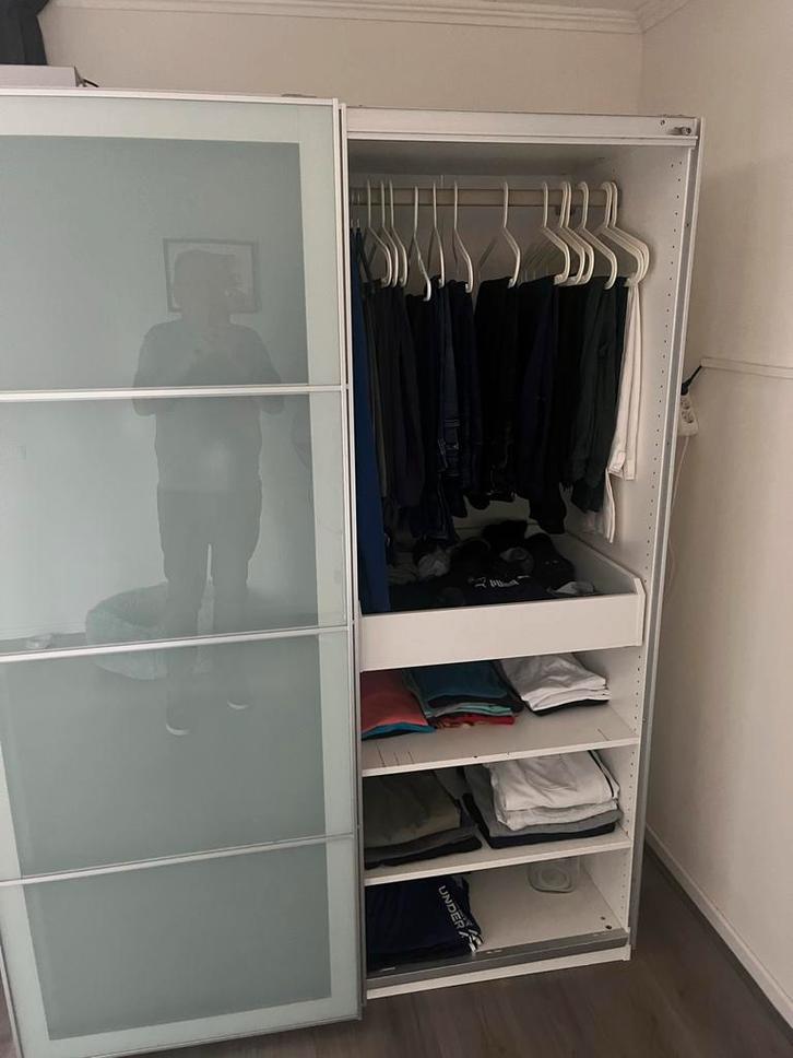 Kledingkast met schuifdeuren, Huis en Inrichting, Kasten | Kledingkasten, Zo goed als nieuw, 200 cm of meer, 100 tot 150 cm, 50 tot 75 cm