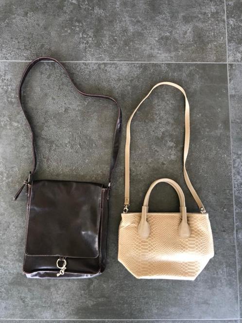 2 tassen, 4 euro per stuk, Sieraden, Tassen en Uiterlijk, Tassen | Damestassen, Gebruikt, Schoudertasje, Bruin, Verzenden