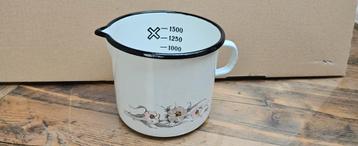 Brocante emaille maatbeker 1500 ml beschikbaar voor biedingen