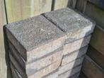 Gratis grind betontegels (21x21x7), Ophalen, Gebruikt, Klinkers, Minder dan 5 m²