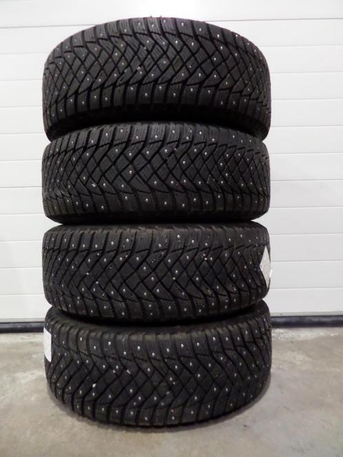 Spikes Winterbanden Studs 235 55 18 215 65 17 245 40 18, Auto-onderdelen, Banden en Velgen, Band(en), Winterbanden, 17 inch, 215 mm