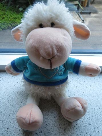 Schaap merk World of Plush met op shirt I love you sooo much beschikbaar voor biedingen