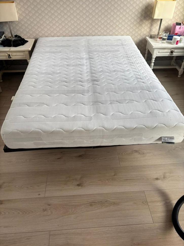 GRATIS: beter bed matras + bedbodem, Huis en Inrichting, Slaapkamer | Matrassen en Bedbodems, Zo goed als nieuw, 140 cm, Tweepersoons