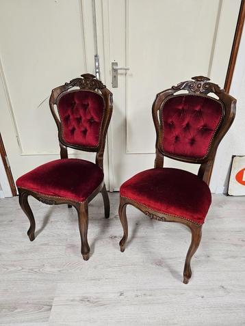 2 roodfluwelen barok stoelen voor €120,- beschikbaar voor biedingen