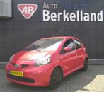 Toyota Aygo 1.0 12V  5-Drs Airco / Elektr.pakket  Weinig Km, Voorwielaandrijving, Euro 5, Stof, 4 stoelen