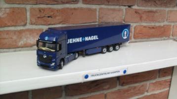 WSI  Mercedes  Benz  Actros  MP4  van  Kuehne + Nagel. beschikbaar voor biedingen