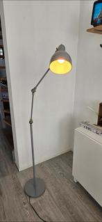 Verstelbare vloerlamp, Ophalen, Zo goed als nieuw, Metaal, 100 tot 150 cm