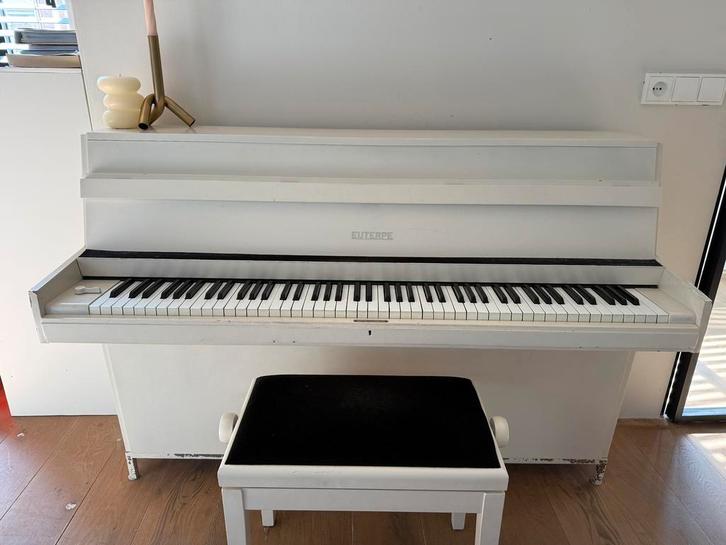 Witte Euterpe piano met kruk, Muziek en Instrumenten, Piano's, Gebruikt, Piano, Wit, Ophalen