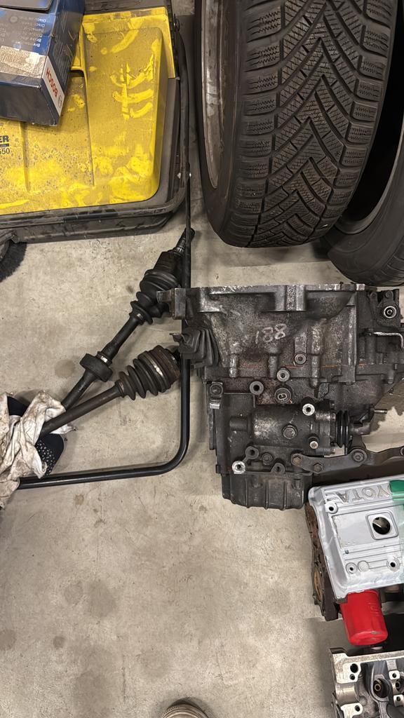 Starlet glanza versnellingsbak met p9 aandrijfassen, Auto-onderdelen, Transmissie en Toebehoren, Toyota, Gebruikt, Ophalen