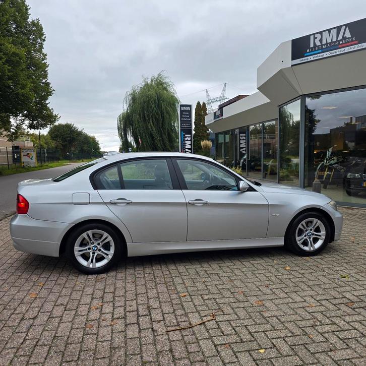 BMW 3-Serie 2.0 I 320 e90 leer 2006 Grijs 320i sedan, Auto's, BMW, Bedrijf, 3-Serie, Benzine, Euro 4, C, Sedan, Handgeschakeld