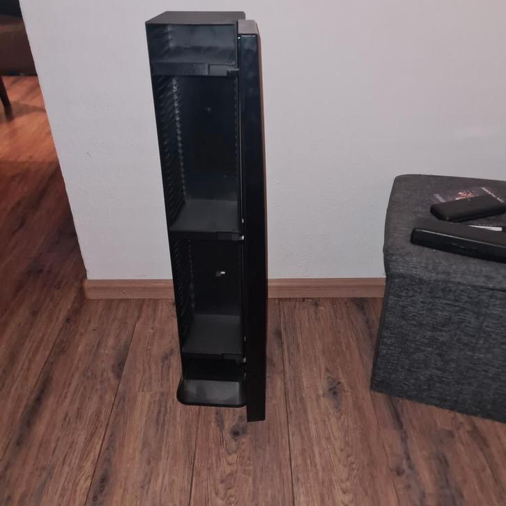 Zwarte CD Rek, Huis en Inrichting, Woonaccessoires | Cd- en Dvd-rekken, Gebruikt, Cd's, 25 tot 75 discs, Kunststof, Ophalen