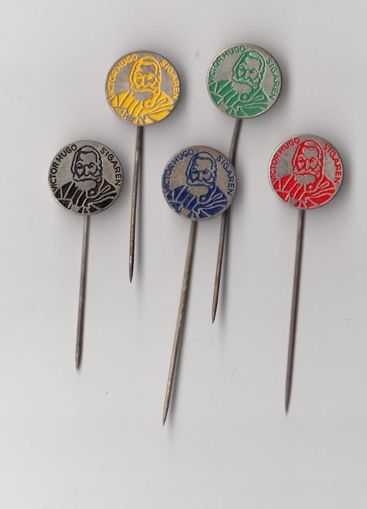 Victor Hugo Sigaren speldjes, Verzamelen, Speldjes, Pins en Buttons, Gebruikt, Speldje of Pin, Overige onderwerpen, Ophalen of Verzenden