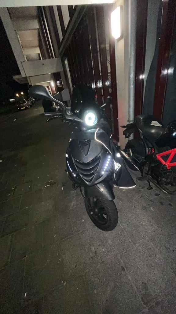 Zip sp 80cc, Fietsen en Brommers, Scooters | Piaggio, Zo goed als nieuw, Zip, Benzine, Ophalen