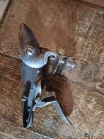 Gezocht geweer sloten vuursteen., Ophalen of Verzenden, Landmacht, Embleem of Badge