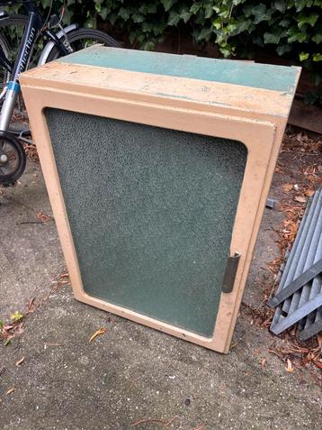 Apothekerskast - Opknapper (75x55x30) beschikbaar voor biedingen