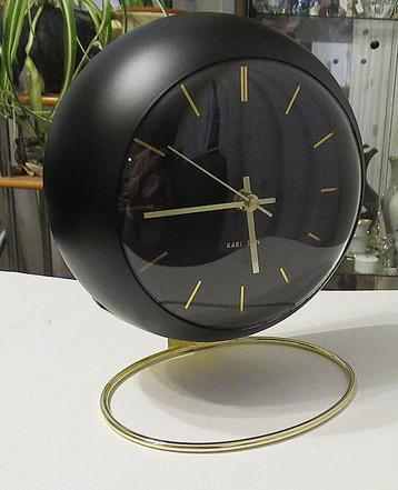 Karlsson Globe tafel quartz klok voor een stijlvol interieur beschikbaar voor biedingen