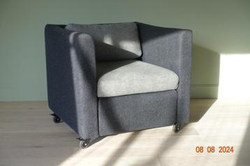 Hay Hackney fauteuil op geremde zwenkwielen in topconditie beschikbaar voor biedingen