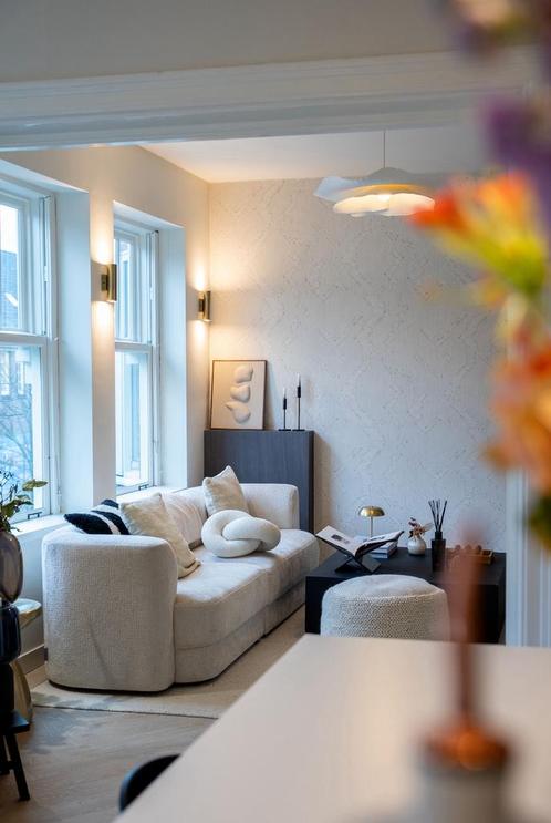 Te koop: ZGAN Japandi-stijl bank van Richmond Interiors, Huis en Inrichting, Banken | Bankstellen, Zo goed als nieuw, Rechte bank