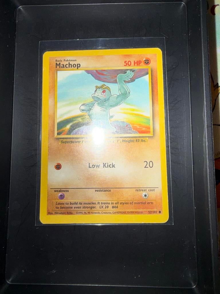 Machop 52/102 Base Set, Ophalen of Verzenden, Gebruikt, Losse kaart