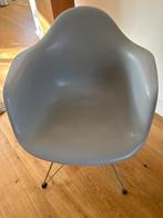 Vitra Eames DSR stoelen, Grijs, Twee, Kunststof, Gebruikt