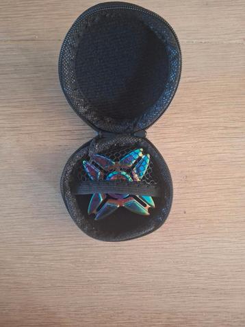 Regenboog fidget spinner met hoes beschikbaar voor biedingen