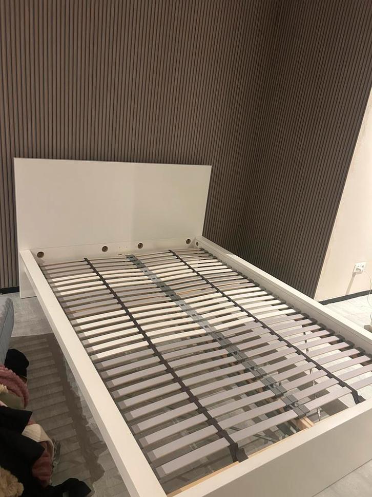 Ikea Malm bed wit, Huis en Inrichting, Slaapkamer | Bedden, Zo goed als nieuw, Twijfelaar, 140 cm, 200 cm, Hout, Wit, Ophalen of Verzenden