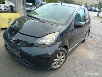 Toyota Aygo 1.0-12V Sport 2007 ONDERDELEN beschikbaar voor biedingen