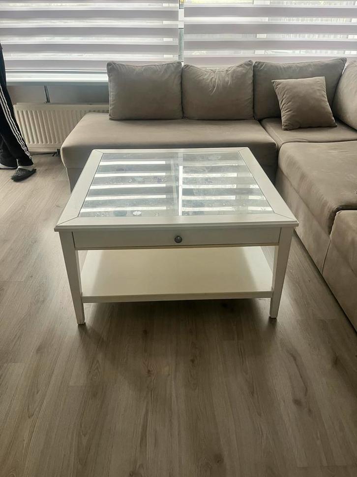 Ikea Salon Tafel - Wit met Glas, Huis en Inrichting, Tafels | Salontafels, Gebruikt, Minder dan 50 cm, 50 tot 100 cm, 100 tot 150 cm
