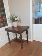 Antiek Tafeltje met Houtsnijwerk, Ophalen