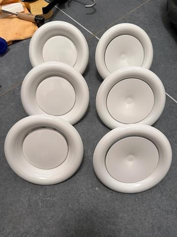 Set roosters/ventielen (luchttoevoer en -afvoer) Ø 125 mm beschikbaar voor biedingen