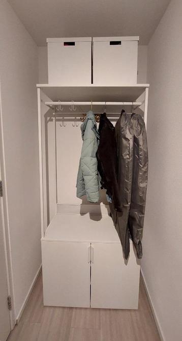 Hangkleding en opslag kast (Ikea Platsa) beschikbaar voor biedingen