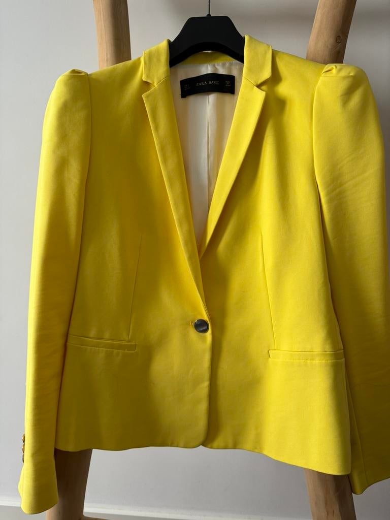 Geel colbert nieuwstaat maat l, Kleding | Dames, Jasjes, Kostuums en Pakken, Ophalen of Verzenden, Zo goed als nieuw, Maat 38/40 (M)