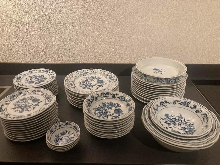 Blue danube servies., Antiek en Kunst, Antiek | Servies compleet, Ophalen