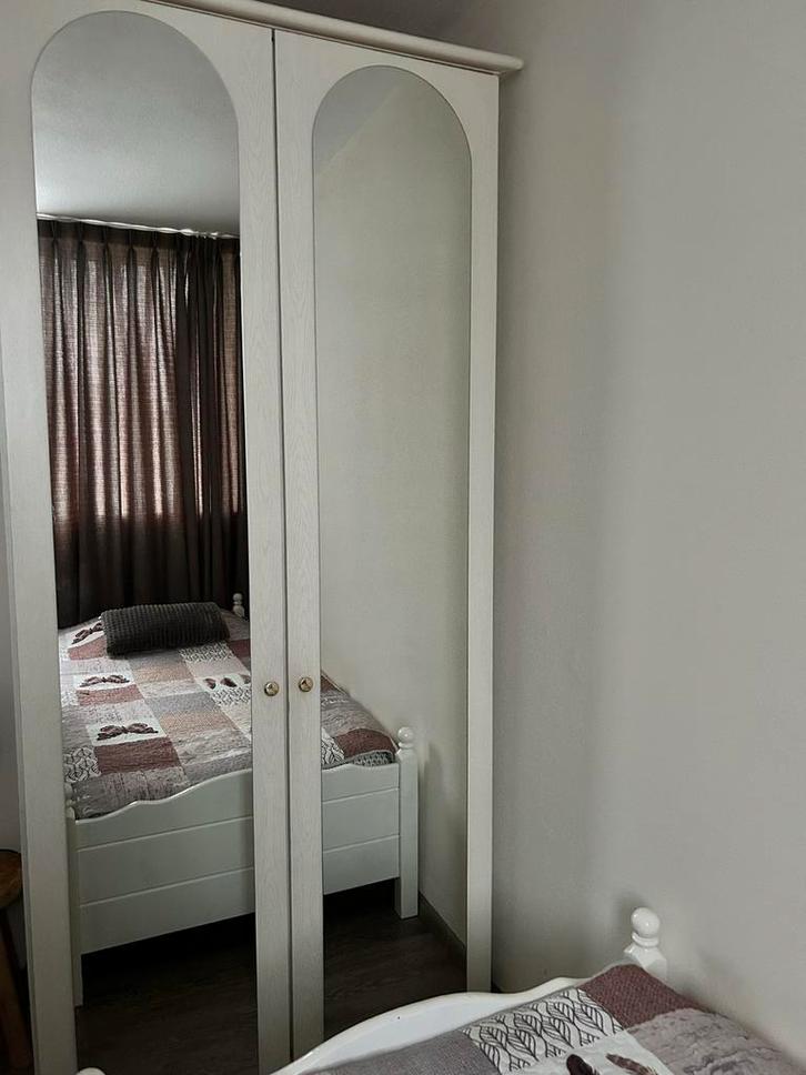 2 Bedden + Kast incl. 2 Matrassen, Huis en Inrichting, Slaapkamer | Bedden, Zo goed als nieuw, Eenpersoons, 90 cm, 200 cm, Hout