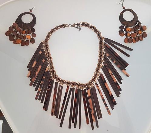 Prachtig houten sieraden set bestaande uit ketting en oorhan, Sieraden, Tassen en Uiterlijk, Overige Accessoires, Gebruikt, Ophalen of Verzenden